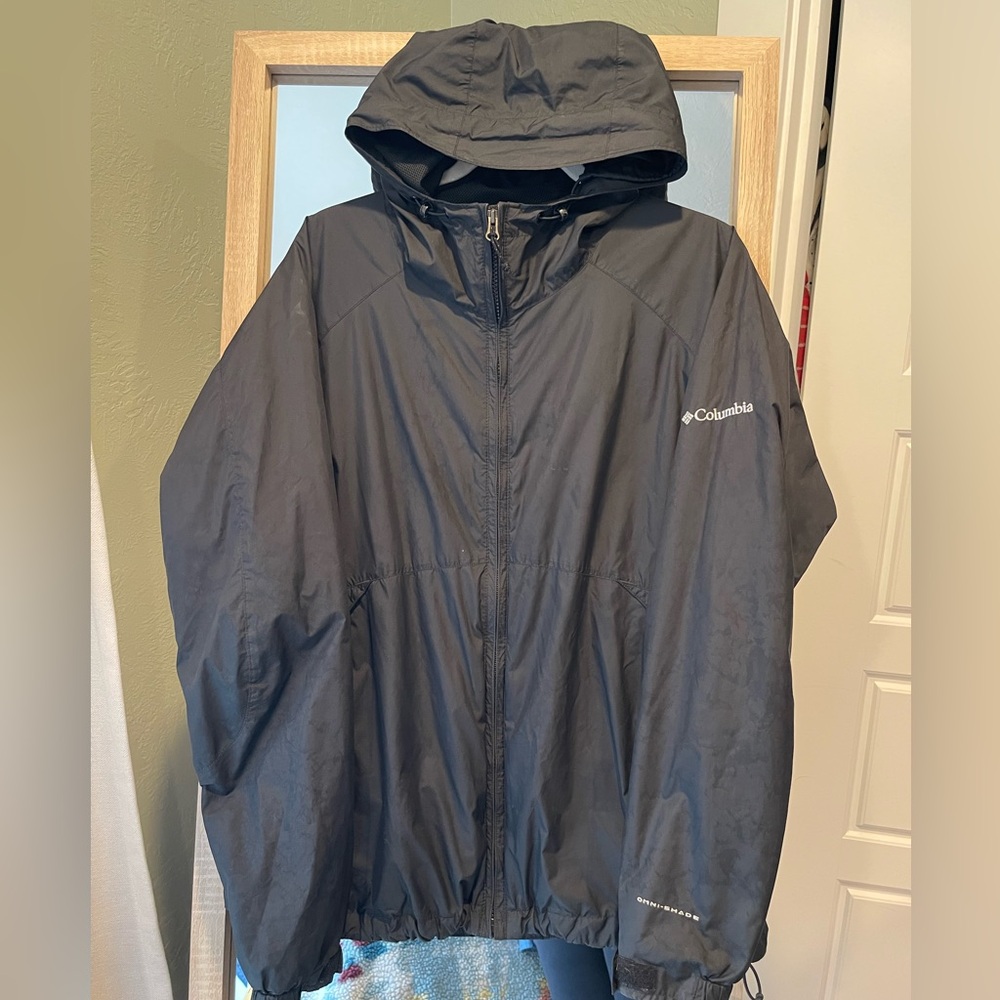 Women’s Columbia windbreaker with adjustable waist